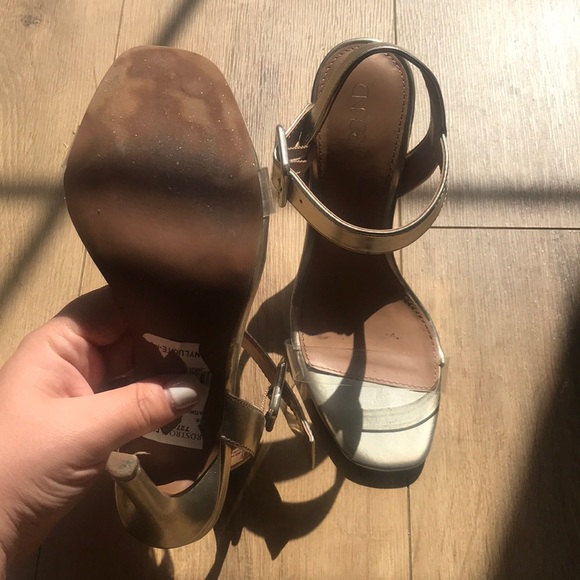 Heels - Picture 3 of 4